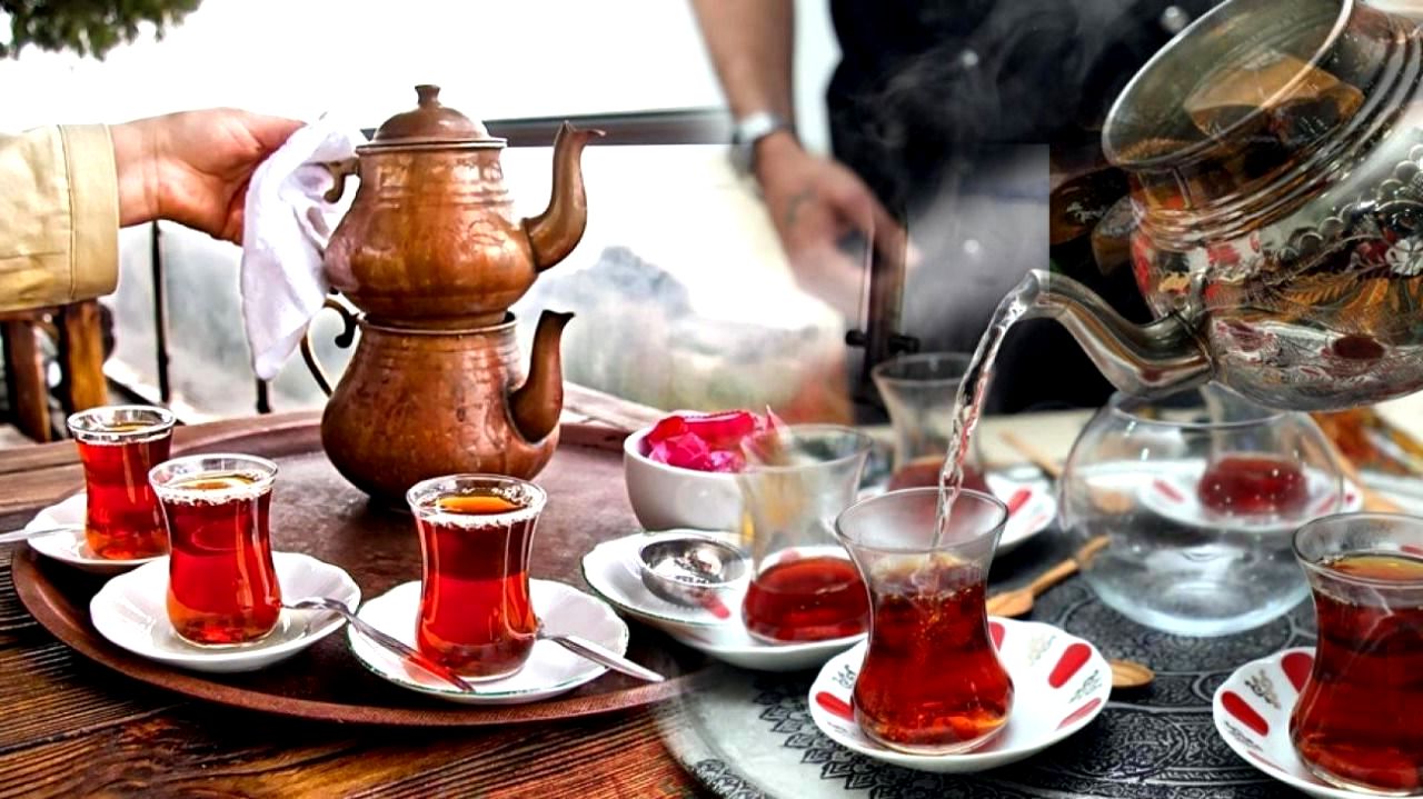 1 Bardak Çayın Fiyatı,1 Litre Benzin Fiyatı İle Yarıştığı İçin Kafelere Gitmek Artık Lüks Oldu!