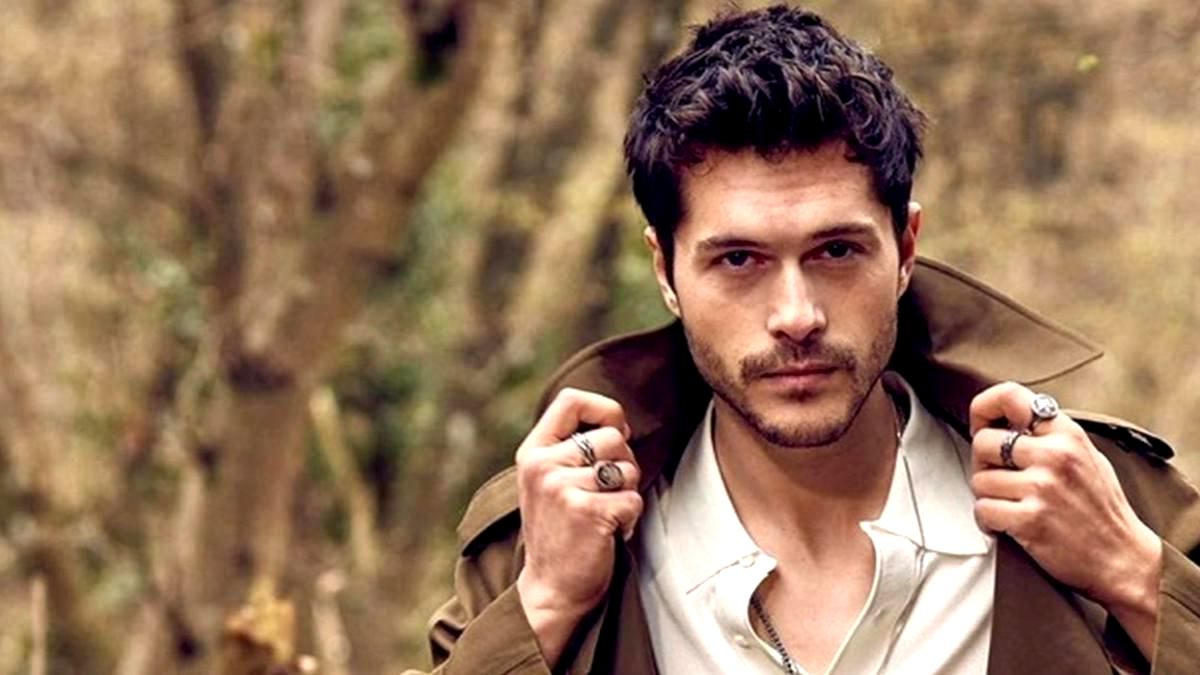 Alperen Duymaz kimdir? Son Yaz dizisinden sonra Alperen Duymaz’ın yeni projesi nedir?