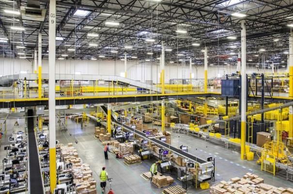 Amazon ve Apple Arasında 1 Trilyon Dolar Savaşı