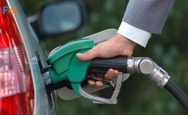 Benzin ve Motorine Gece Yarısından İtibaren Büyük İndirim