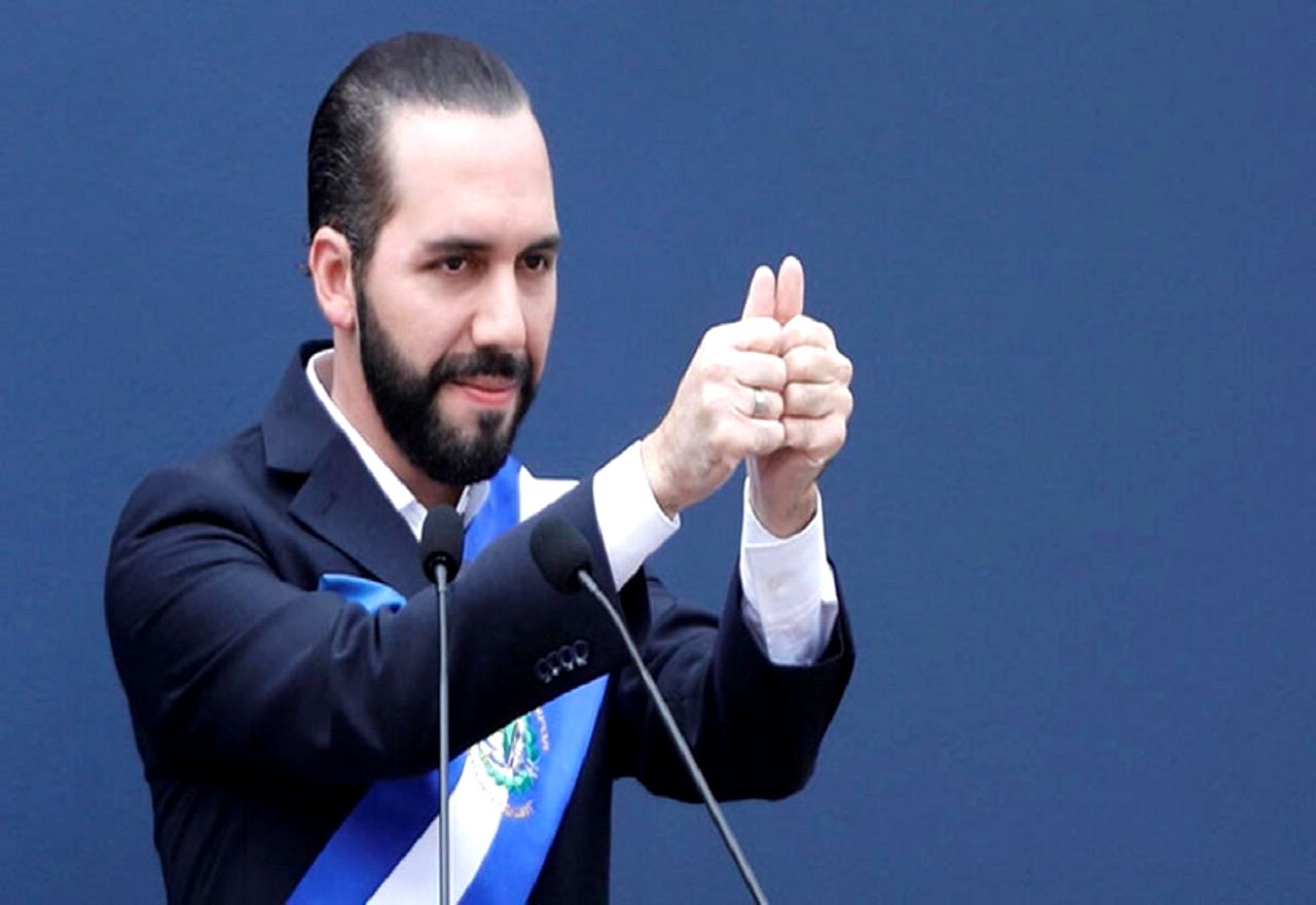 El Salvador’un Bitcoin Aşkı Dinmiyor, Değer Kaybı Yaşayan BTC’den 100 Tane Aldı