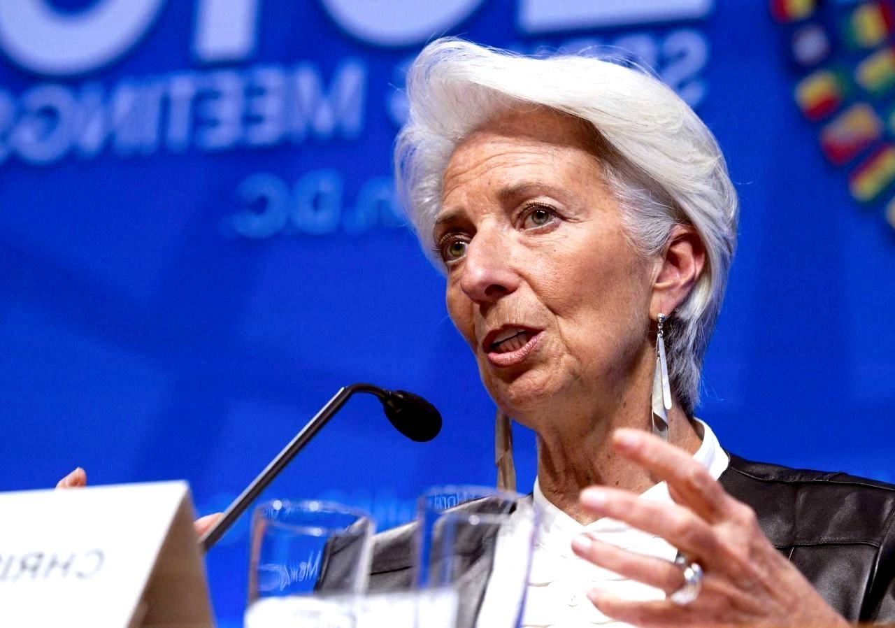 IMF, El Salvador’u Bitcoin Konusunda Uyardı!