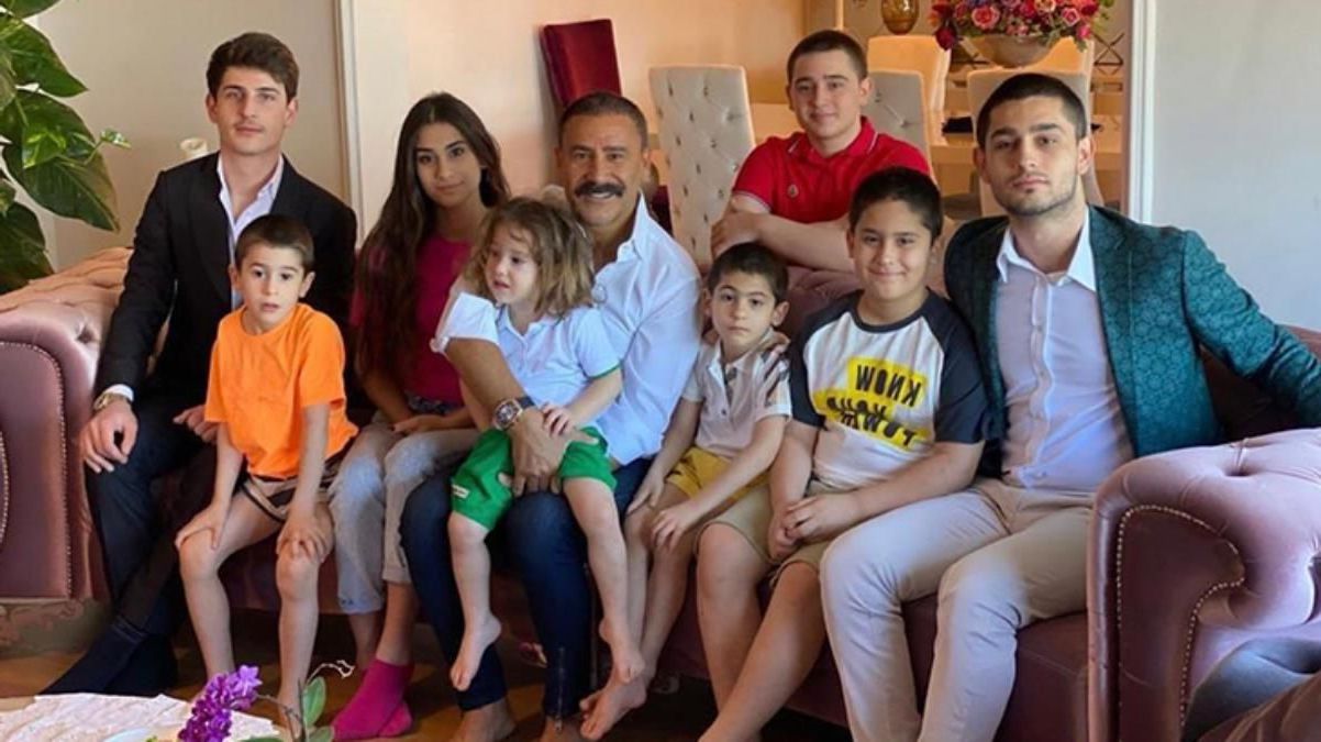 Kızlarım Flört Edemez, Eş Seçemez Diyen İzzet Yıldızhan Sosyal Medyada Gündem Oldu