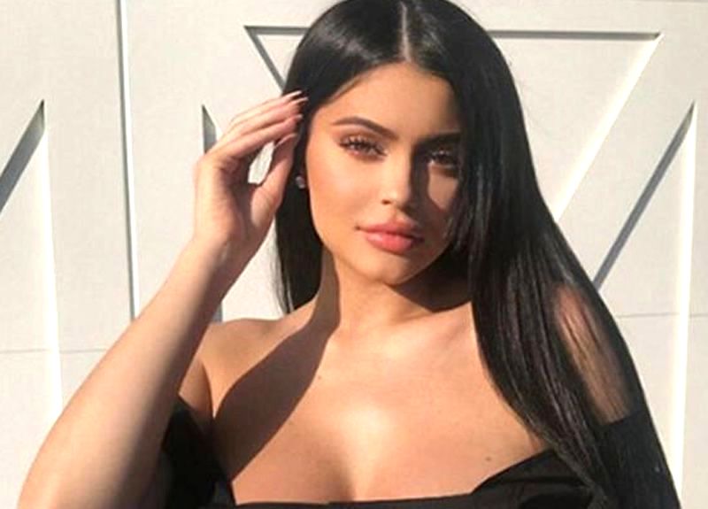 O Ünlü İsim, İnstagram’da 300 Milyon Takipçiye Ulaşan İlk Kadın Oldu