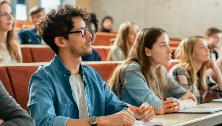 Öğrencilere Karşılıksız Burs Veren Kurumlar Hangileri