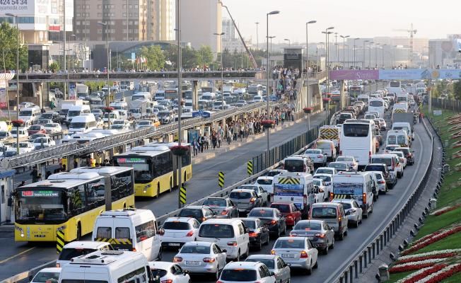 Trafikte Yeni Cezalar İçin AK Parti Teklif Verdi