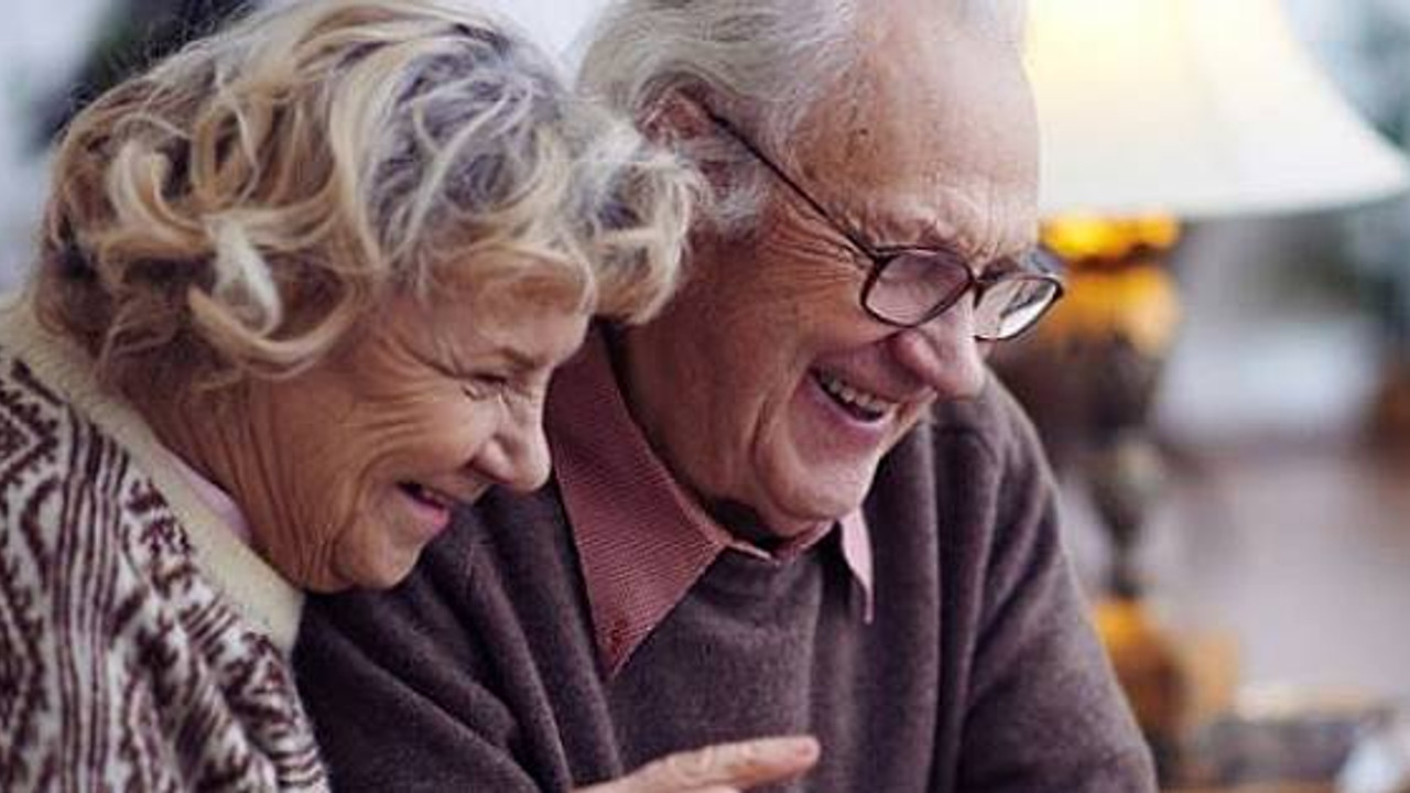 Emekliler için çalmadan oynatan haber geldi! O bankadan ATM üzerinden 12.000 TL ödeme alacaksınız!