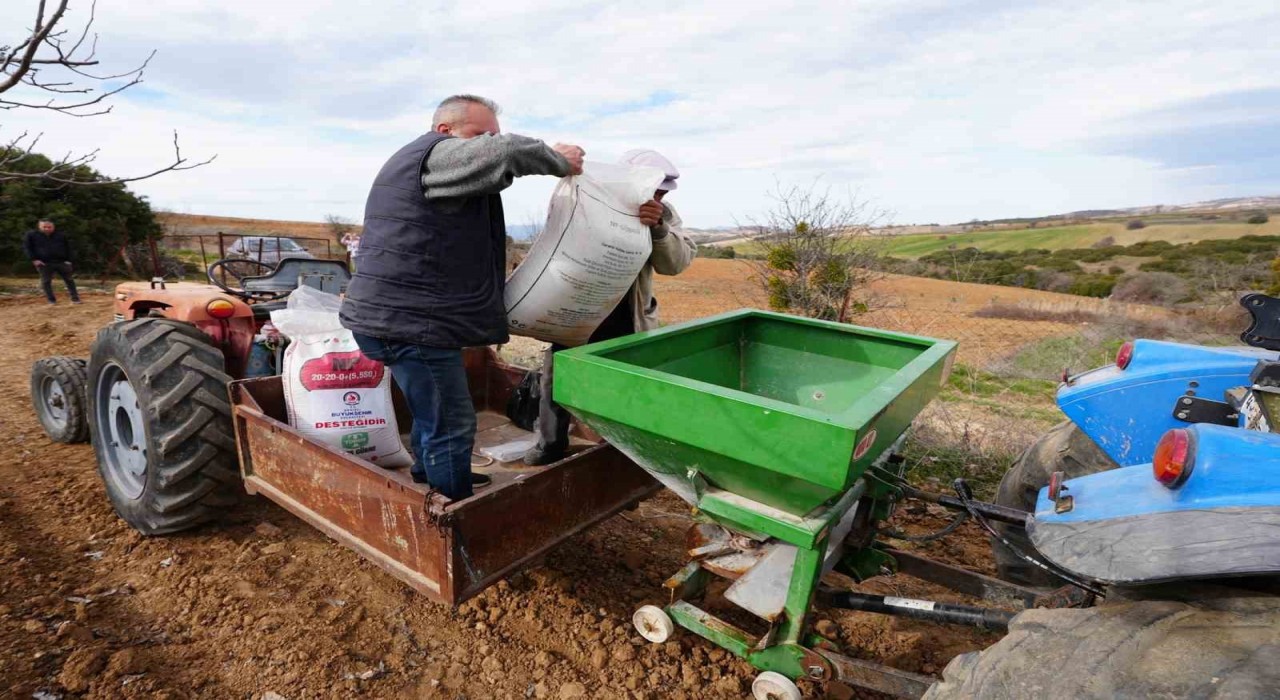 Denizli’de 542 çiftçiye 75 bin 100 kilogram gübre desteği sağladı
