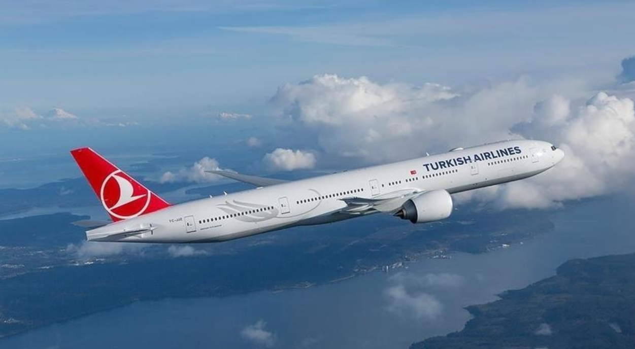 THY’den tarihi rekor: Tek günde 305 binden fazla yolcu!
