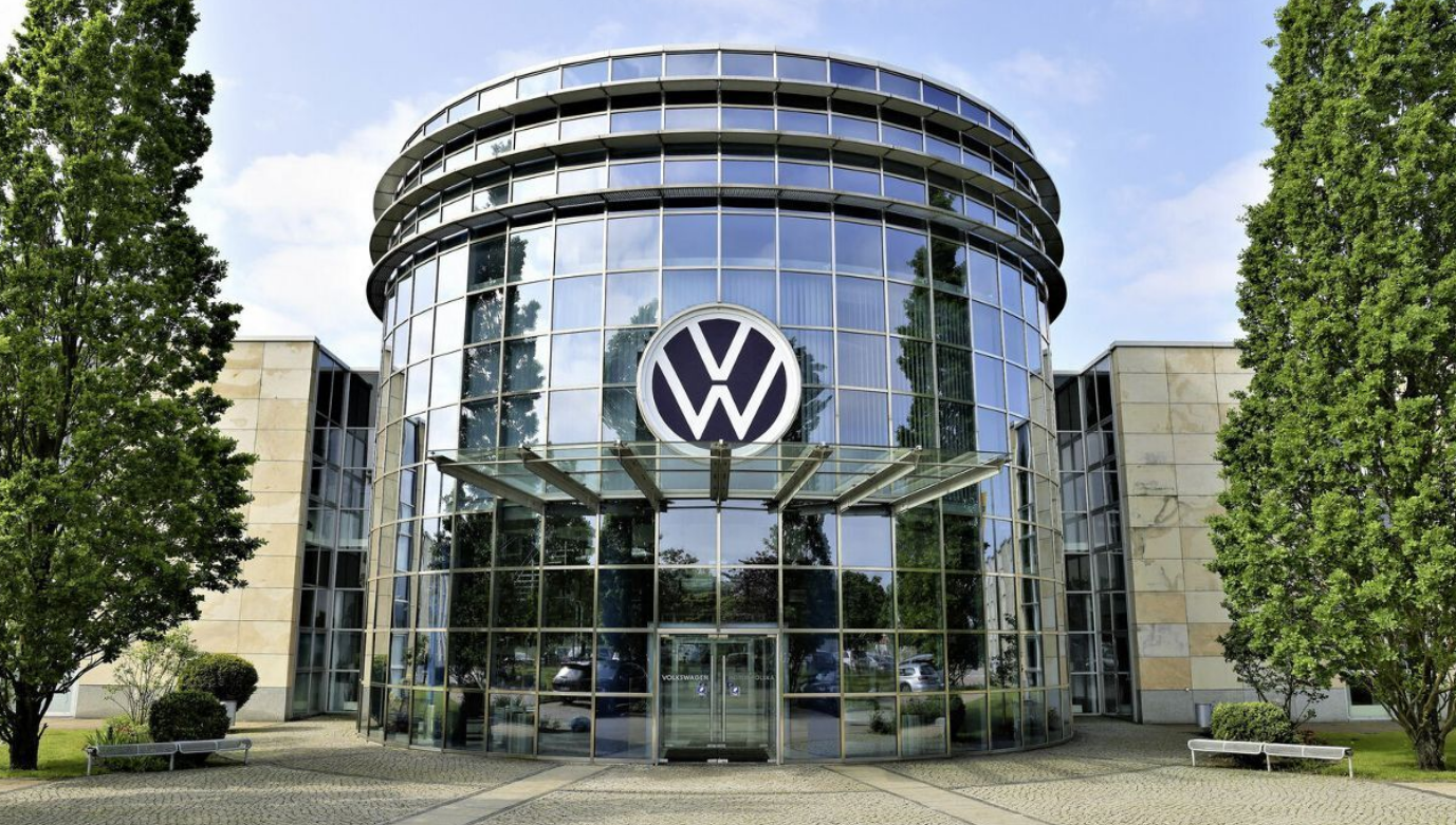 Volkswagen 100 bin kişiyi işten çıkaracak