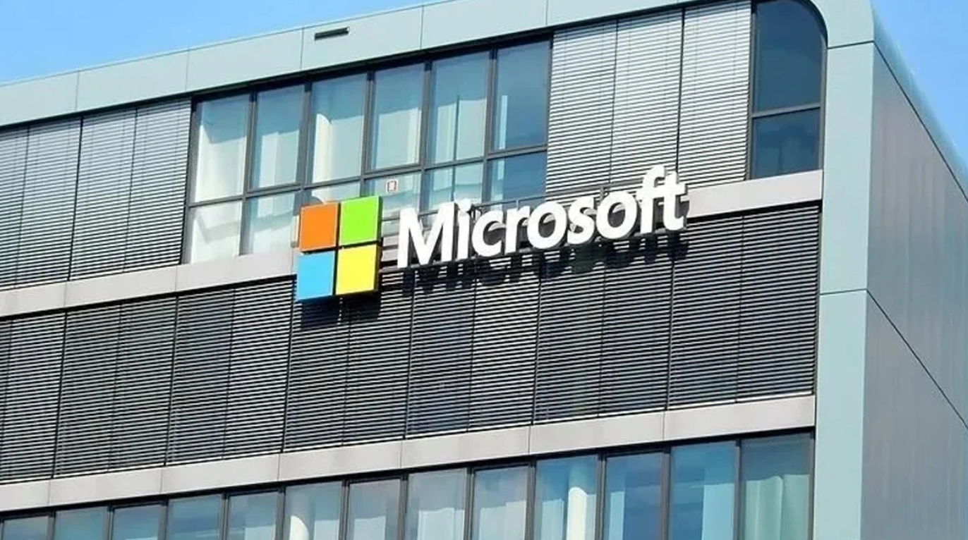 Microsoft’tan yapay zeka hamlesi! 2,5 milyar dolarlık dev yatırım